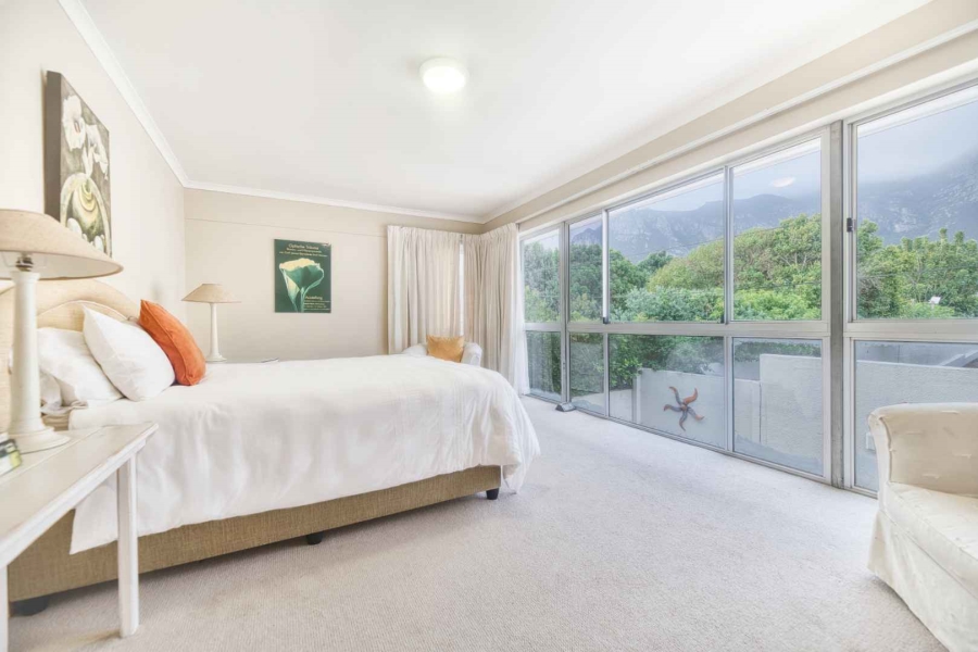 4 Bedroom Property for Sale in Voelklip Western Cape